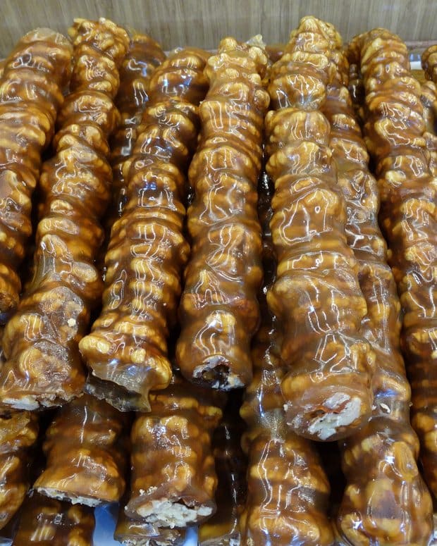 Pestil & Cevizli Sucuk — Öz Kervan Kuruyemiş, Antalya